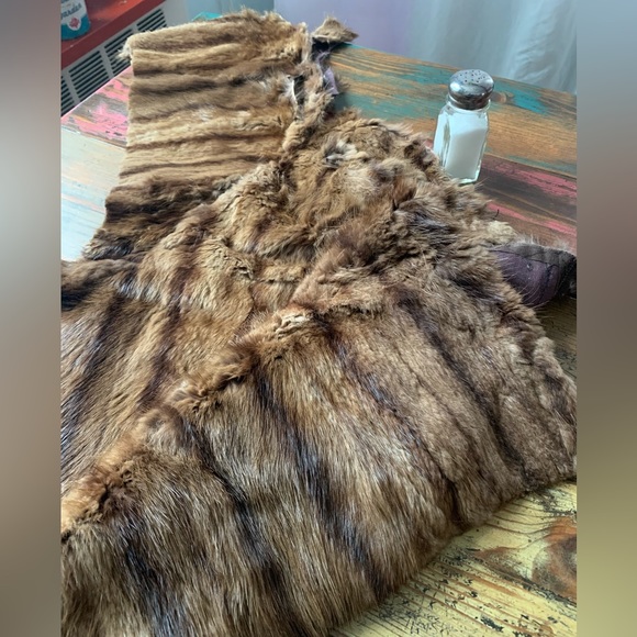 Genuine muskrat fur coat pieces - Picture 2 of 9